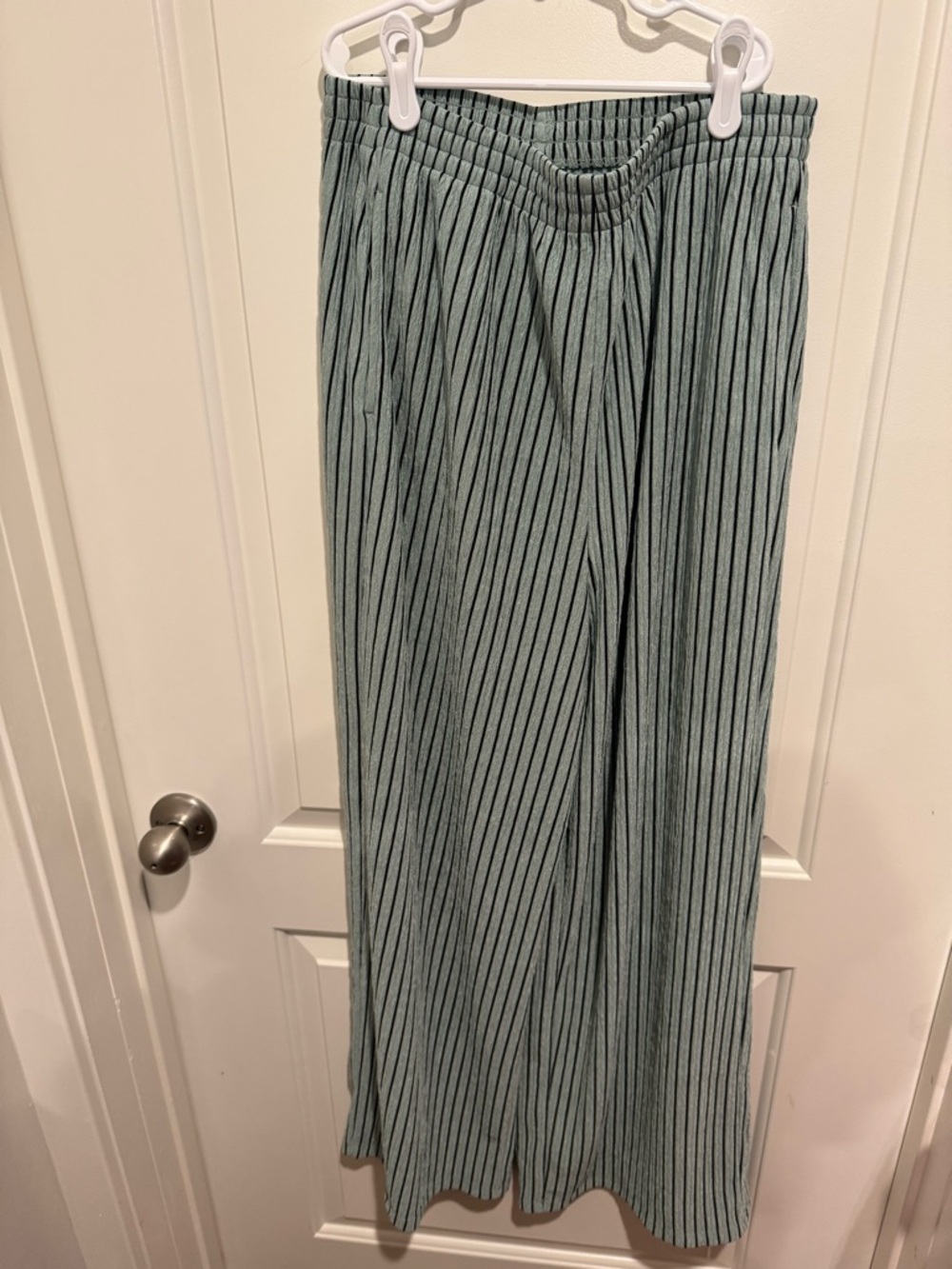 HALARA Sage Green Wide-Leg Vertical Stripe Pants